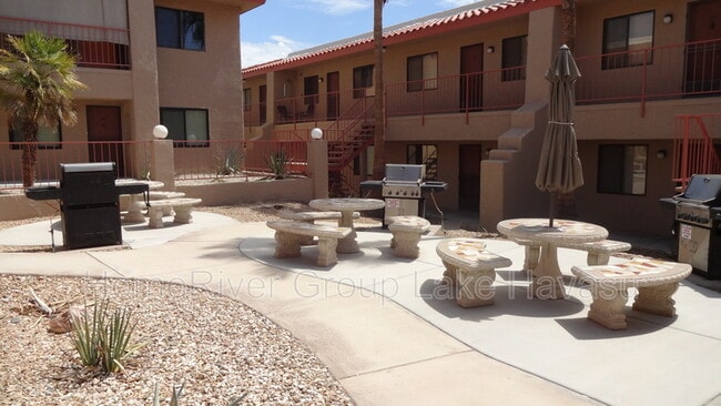 Building Photo - 1957 Mesquite Ave