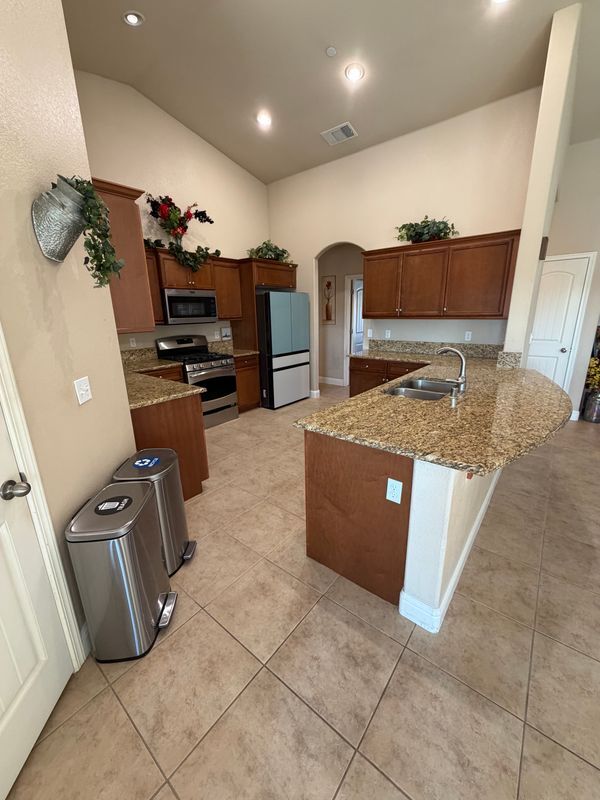 Building Photo - 1274 N Cerritos Ave