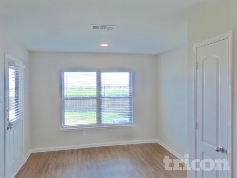 Building Photo - 114 Hamilton Way