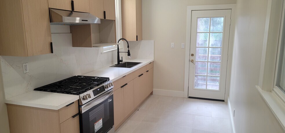 Building Photo - 469 28th Ave