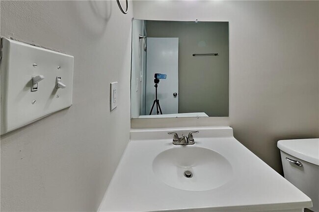 Building Photo - 1627 Eric Cir