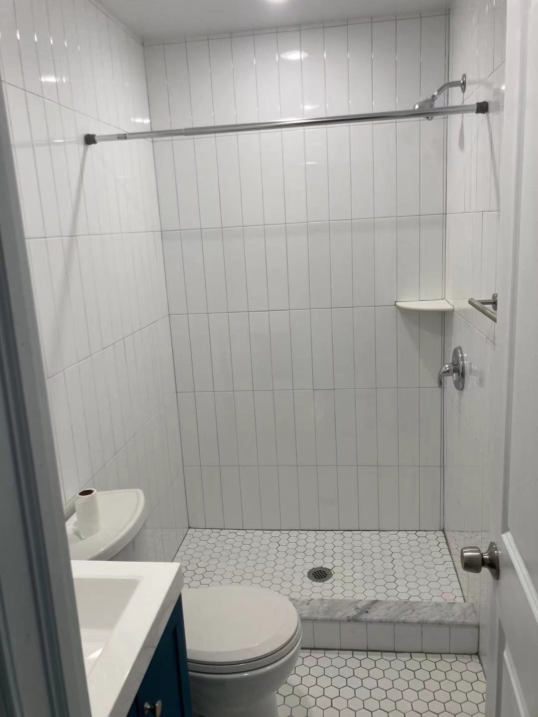 bath in bedroom 1 - 3219 Hamilton St