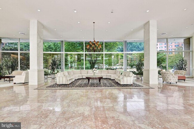 Building Photo - Wesley Heights Two Bedroom, Two Baths, Furnished or Unfurnished!