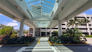 Building Photo - 14951 Royal Oaks Ln