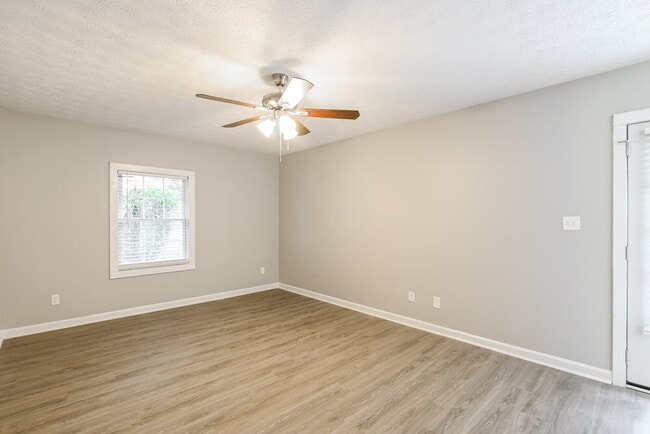 Building Photo - 4392 Hardwood Cir SW