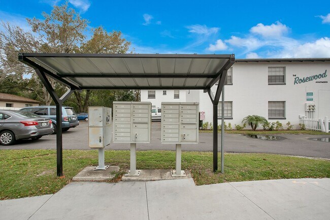 Building Photo - The Rosewood Apartments | 1 & 2 Bedroom Ap...