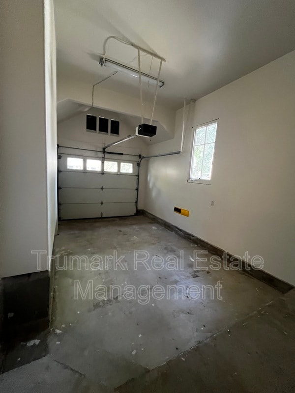 Building Photo - 4412 Indiana Ave