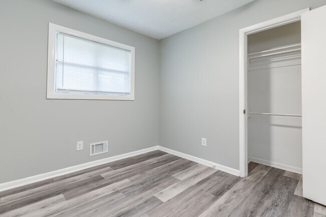 Building Photo - 2108 Leesburg Rd