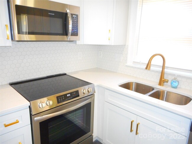 Building Photo - 1336 Bethel Rd