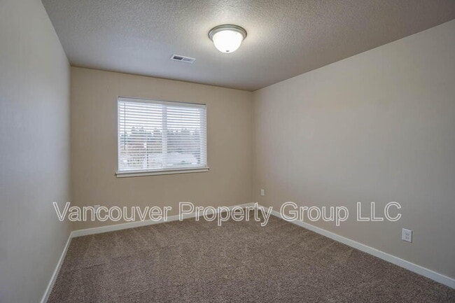 Building Photo - 7428 NE 62nd St