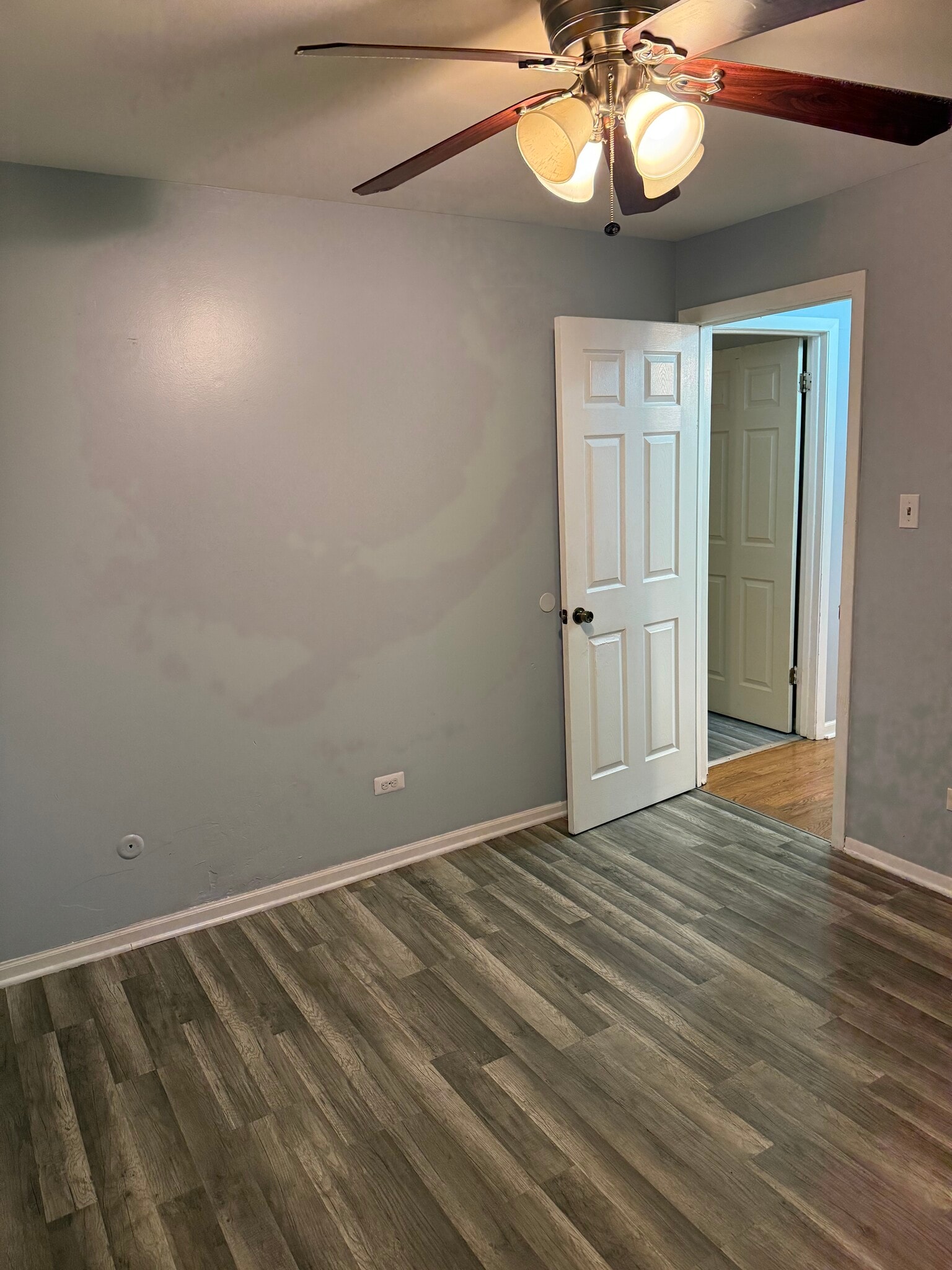 Building Photo - 11925 S Lawndale Ave