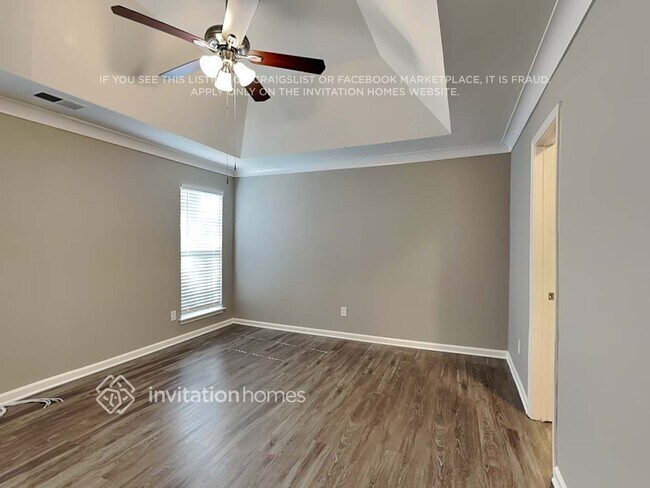 Building Photo - 204 Maywood Path