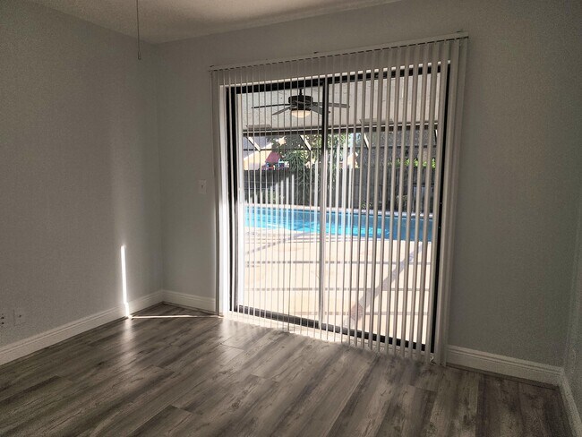 Building Photo - 14526 Paddock Dr