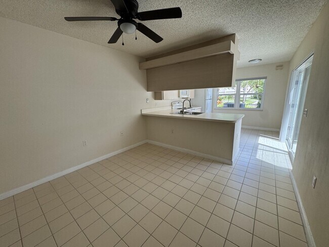 Building Photo - 20 Bedford Ct