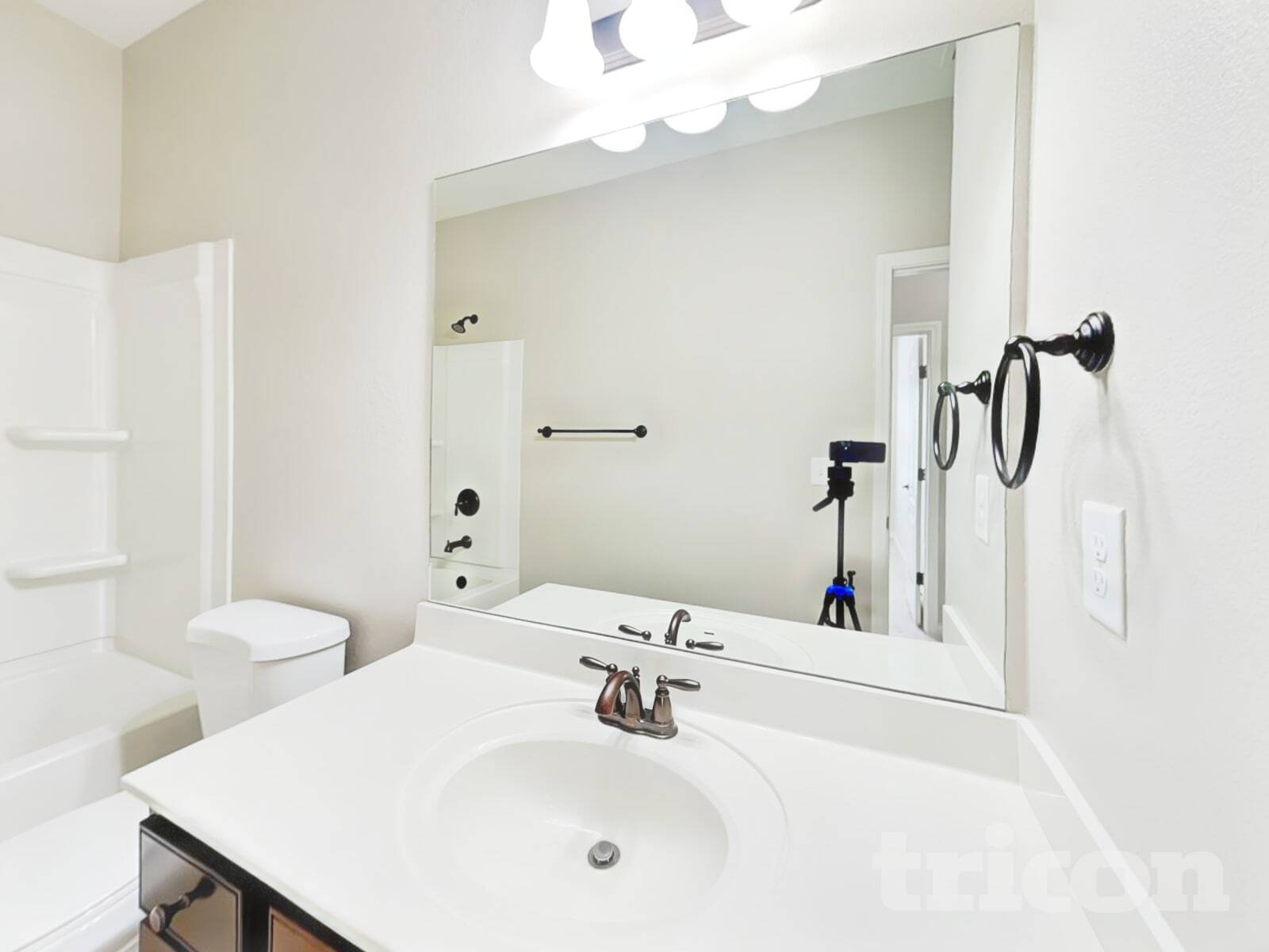 Building Photo - 616 Fredericksburg Dr