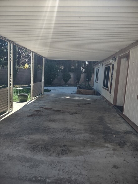 Primary Photo - 512 De Soto Dr