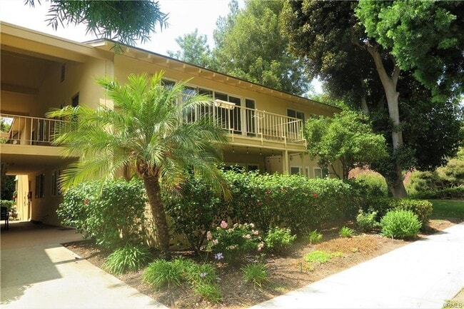 Primary Photo - 119 Via Estrada