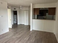 Building Photo - 9520 Royal Ln