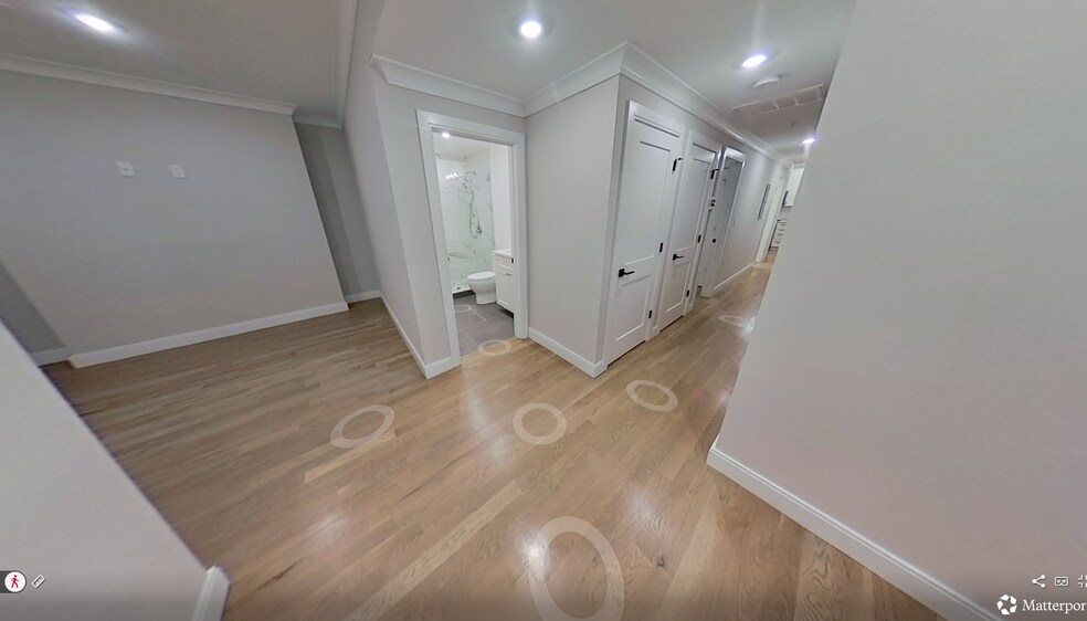 Building Photo - 132 Sutherland Rd