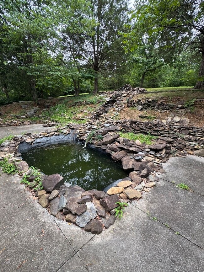 Building Photo - Private 3/2.5 Home with bonus room- $1,895