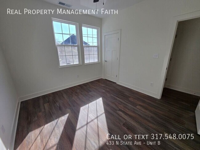 Building Photo - 433 N State Ave