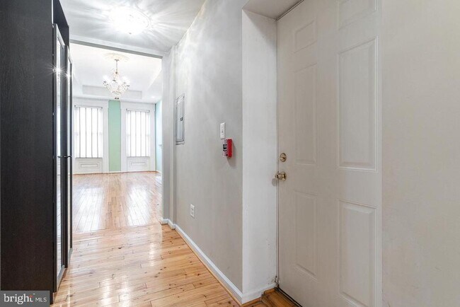 Building Photo - 1523 Green St