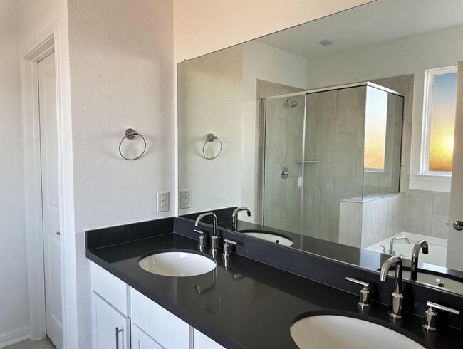 Building Photo - 4002 Wynn Rd