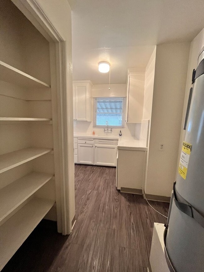 Building Photo - Centrally located 3-bedroom house