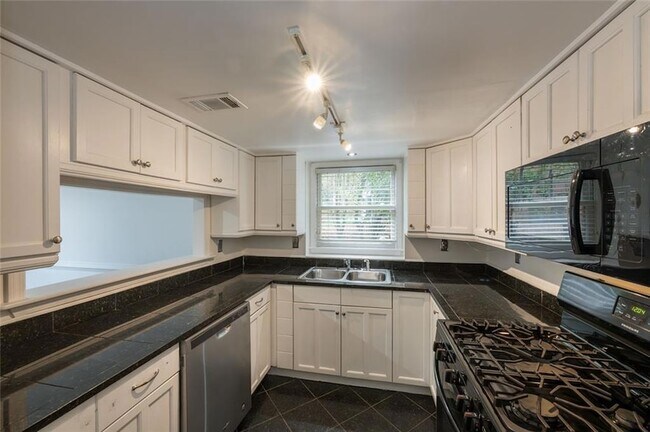 Building Photo - 9070 Cobbler Ct