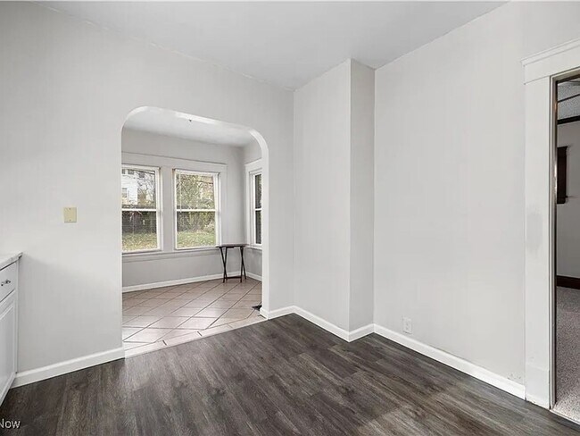 Building Photo - Renovated 3 Bedroom Home with 2 Baths