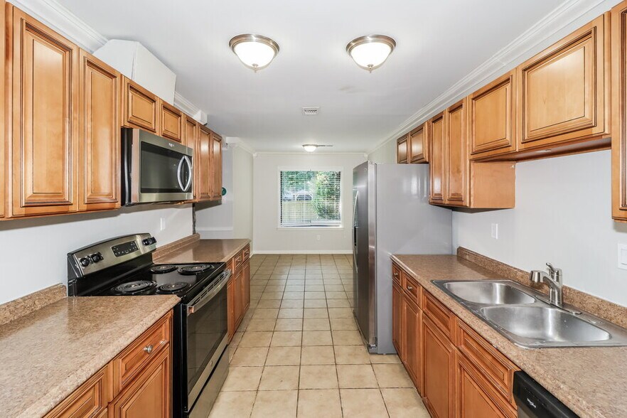 Building Photo - 8620 Kettering Dr