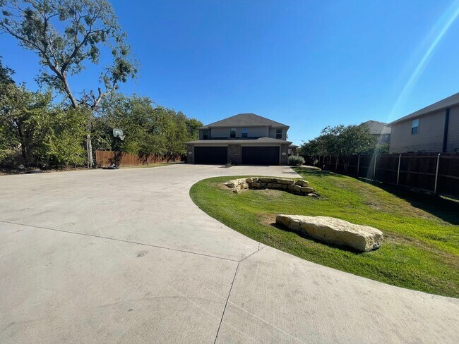 Building Photo - 805-807 Jameson