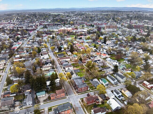 Building Photo - 194 Grand Ave