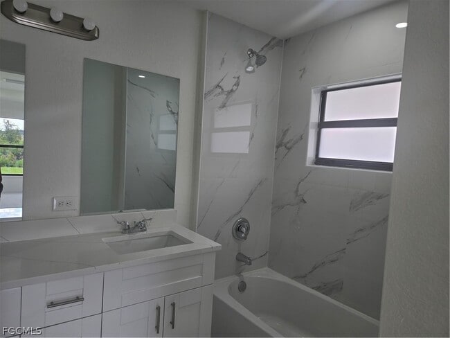 Building Photo - 2707 30th St SW