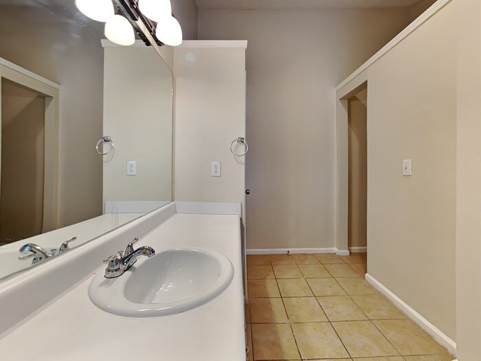 Building Photo - 6468 Drake Manor