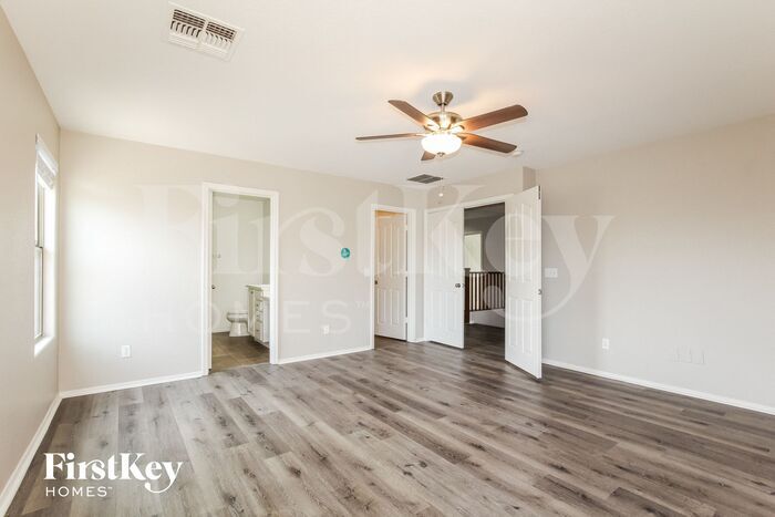 Building Photo - 17547 W Ventura St