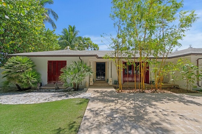 Building Photo - 7500 S Flagler Dr