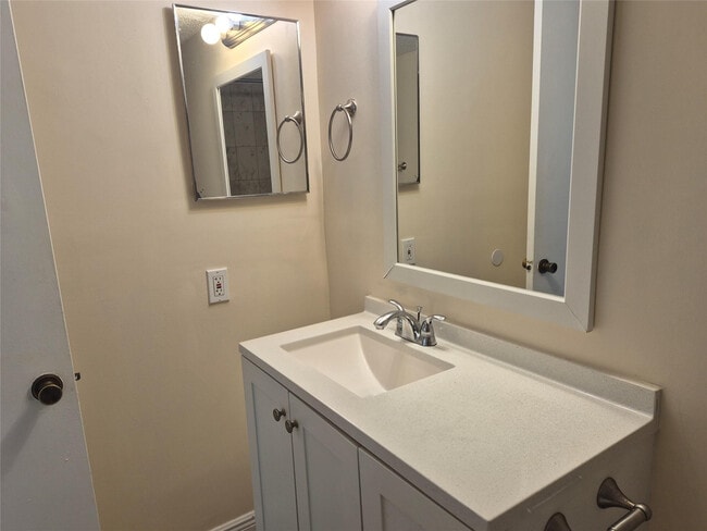 Building Photo - 4481 W McNab Rd