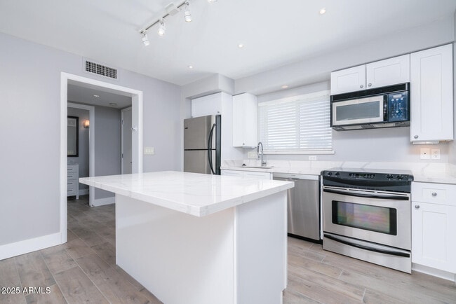 Building Photo - 7601 E 2nd St