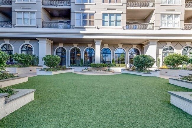 Building Photo - 3334 Peachtree Rd NE