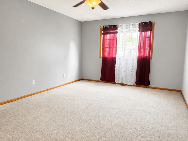 Building Photo - 13849 Hyacinth Dr