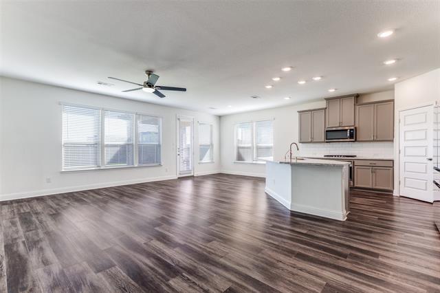 Building Photo - 3740 Highland Bayou Dr