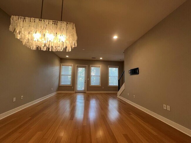 Building Photo - 2520 Bluebonnet Ln