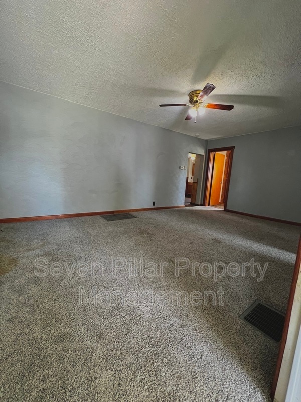 Building Photo - 504 Martin St