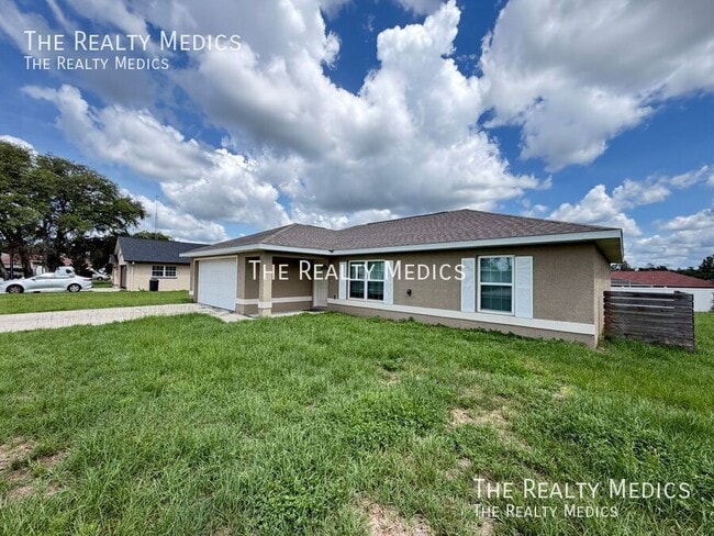 Building Photo - 15741 SW 23rd Avenue Rd