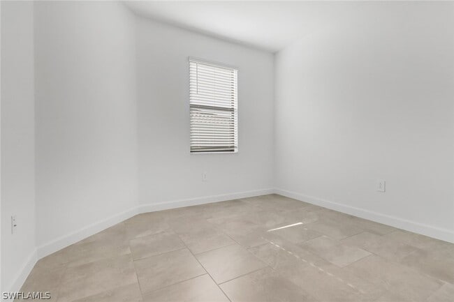 Building Photo - 19600 Hinkley Dr