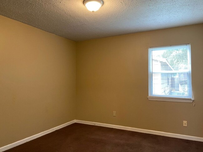 Building Photo - 124 Westscott Dr