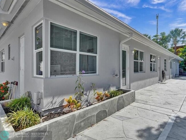 Building Photo - 4422 Sea Grape Dr