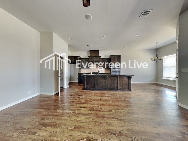 Building Photo - 2114 E 132nd St S