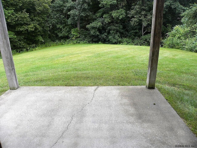 Building Photo - 7 Pineview Ct